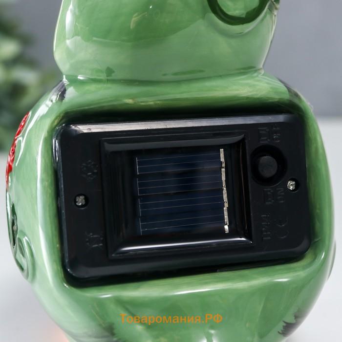 Сувенир керамика свет "Зелёный филин с цветком" от солнечной батареи 13,5х9,5 см